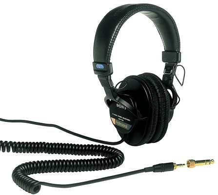 Le meilleur équipement de podcast pour les débutants et les amateurs équipement de podcast casque sony mdr7506