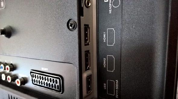Ports HDMI sur un téléviseur typique