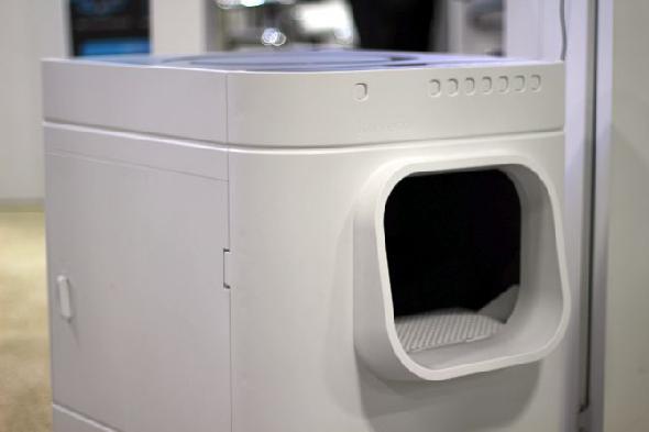 Tech inutile: LavvieBot dévoile une toilette intelligente pour chats au CES lavvie purrsong kitty box ces2019 05 670x447