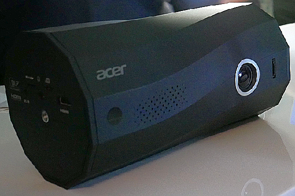 Projecteur et haut-parleur LED portable Acer C250i