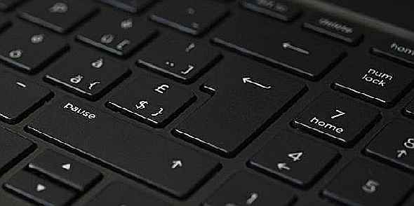 Qu'est-ce qu'un virus de raccourci et comment le supprimer? ordinateur portable clavier fermer