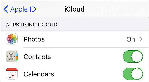 L'option Contacts iCloud est activée dans les paramètres de l'iPhone
